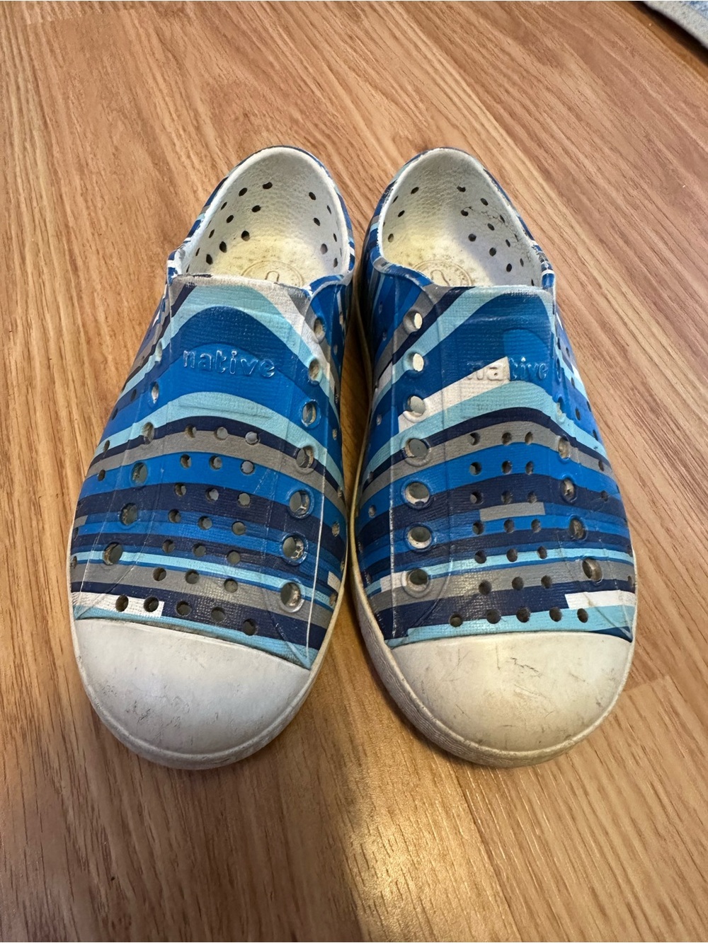 Native Jefferson Blue Striped Kids Slip-On Water Shoes Size C9